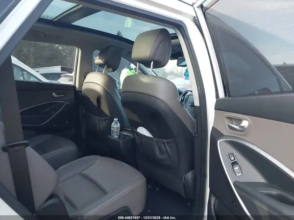 KM8SRDHF7HU236241 2017 HYUNDAI SANTA FE - Image 8