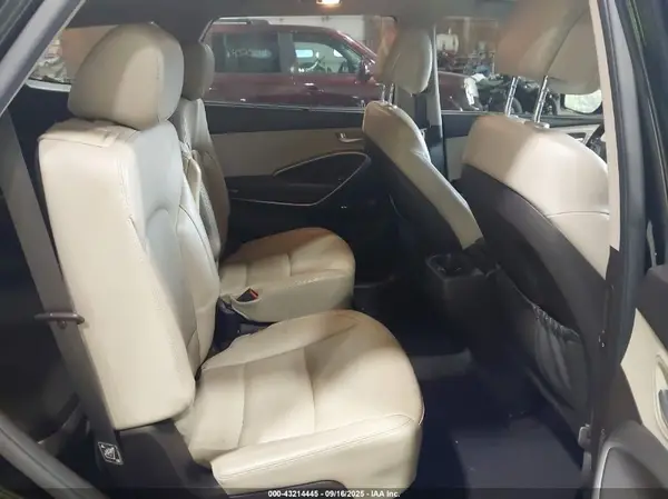 KM8SRDHF7HU254982 2017 HYUNDAI SANTA FE - Image 8