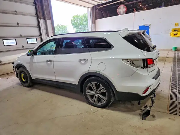 KM8SRDHF7JU262053 2018 HYUNDAI SANTA FE - Image 2