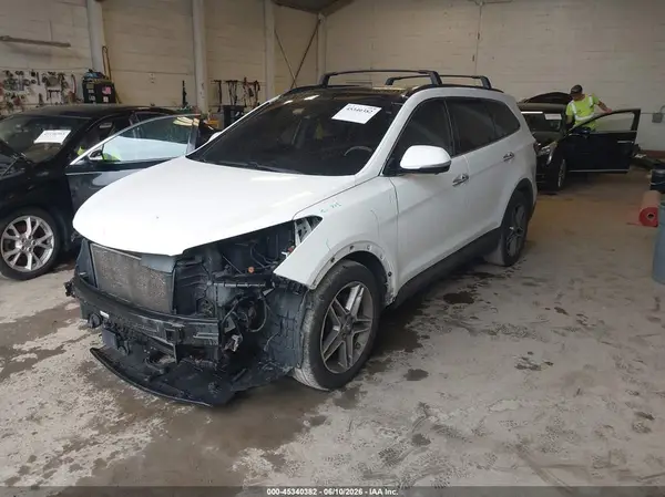 KM8SRDHF8HU200722 2017 HYUNDAI SANTA FE - Image 2
