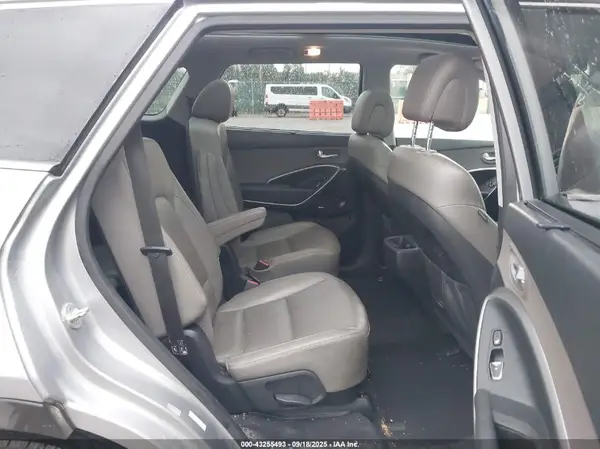KM8SRDHF8HU251590 2017 HYUNDAI SANTA FE - Image 8