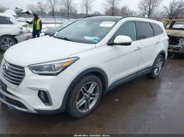 KM8SRDHF8JU275541 2018 HYUNDAI SANTA FE - Image 2