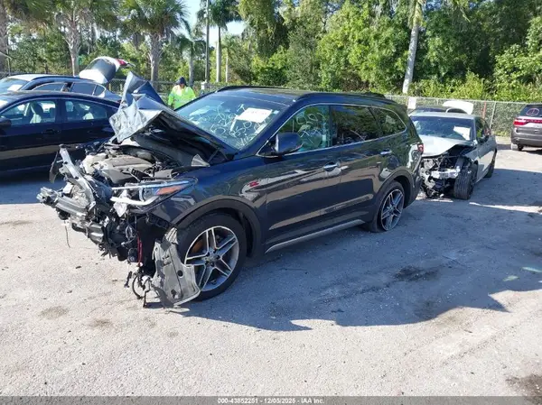 KM8SRDHF8JU285387 2018 HYUNDAI SANTA FE - Image 2