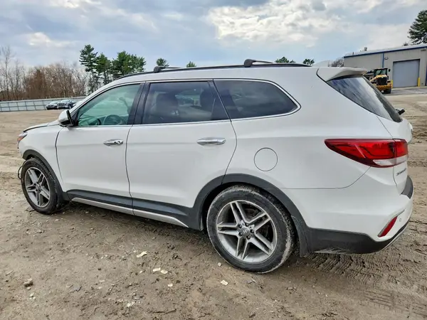 KM8SRDHF8JU289195 2018 HYUNDAI SANTA FE - Image 2
