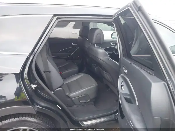 KM8SRDHF9JU259476 2018 HYUNDAI SANTA FE - Image 8