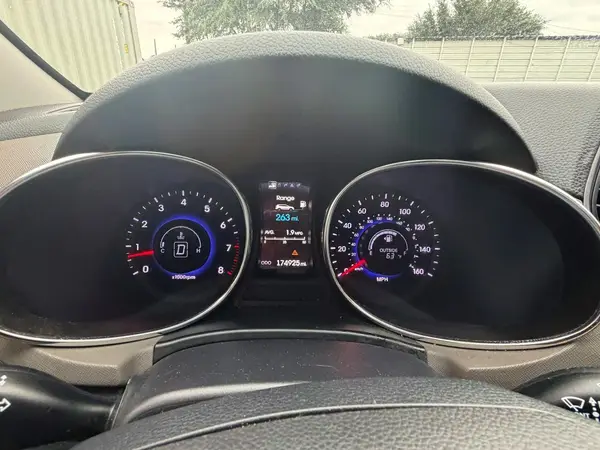 KM8SRDHFXGU137511 2016 HYUNDAI SANTA FE - Image 8