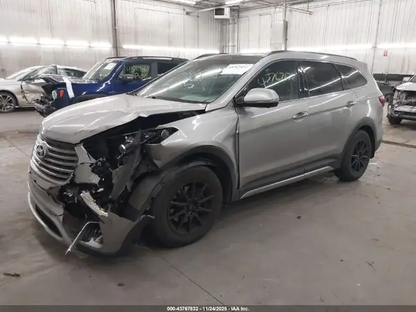 KM8SRDHFXHU197242 2017 HYUNDAI SANTA FE - Image 2