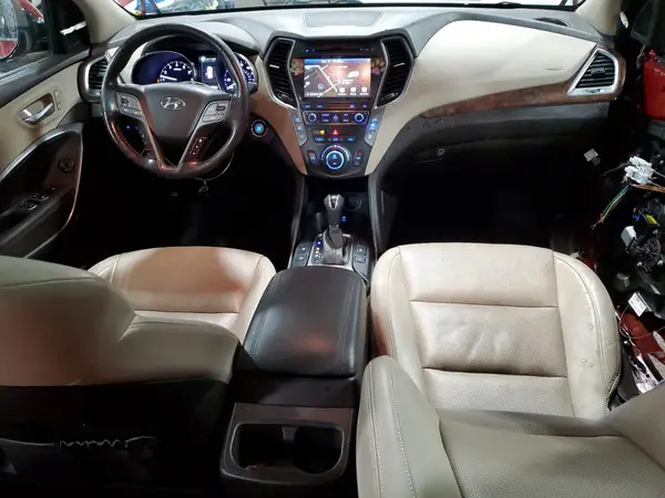 KM8SRDHFXHU208269 2017 HYUNDAI SANTA FE - Image 8