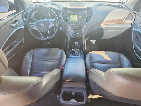 KM8SRDHFXHU220115 2017 HYUNDAI SANTA FE - Image 8