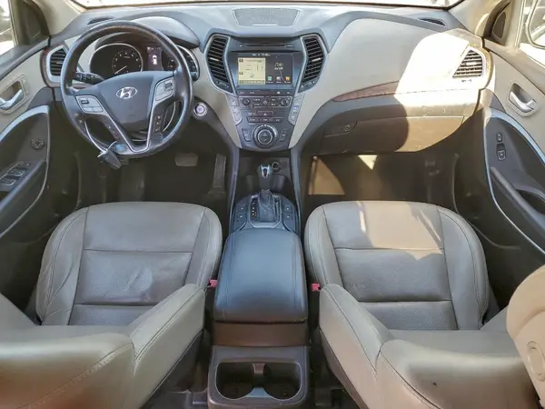 KM8SRDHFXHU237643 2017 HYUNDAI SANTA FE - Image 8