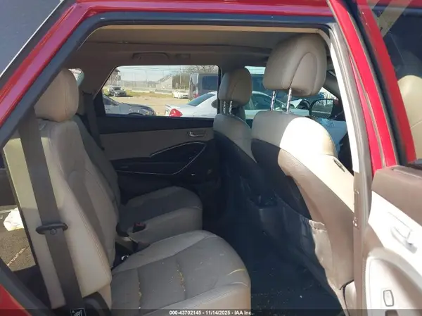 KM8SRDHFXHU243751 2017 HYUNDAI SANTA FE - Image 8
