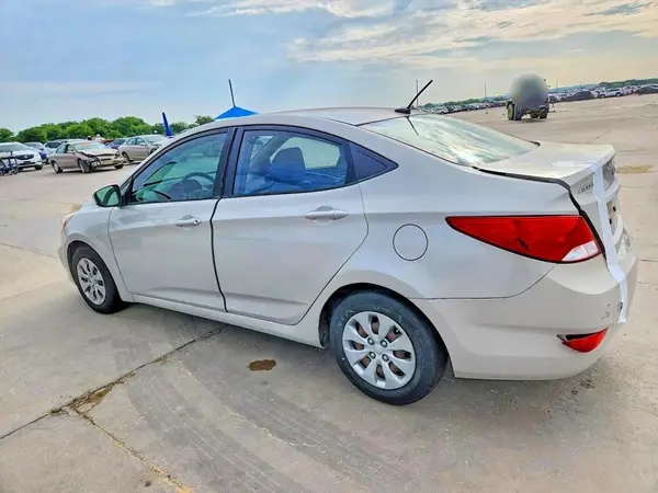 KMHCT4AE0GU043886 2016 HYUNDAI ACCENT - Image 2