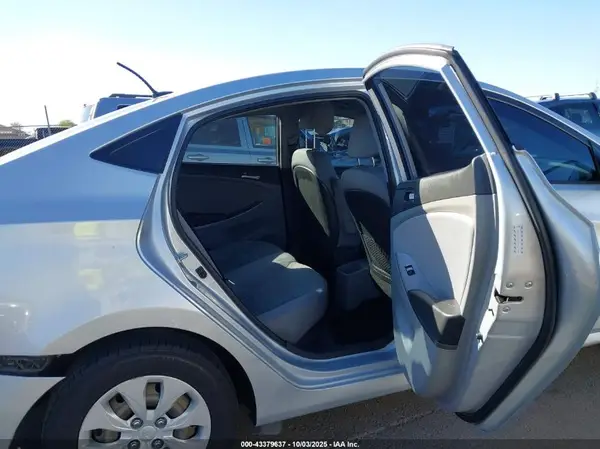 KMHCT4AE0GU053589 2016 HYUNDAI ACCENT - Image 8