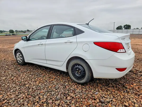 KMHCT4AE0GU097270 2016 HYUNDAI ACCENT - Image 2