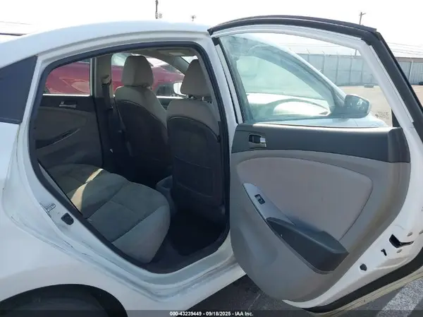 KMHCT4AE0GU105755 2016 HYUNDAI ACCENT - Image 8