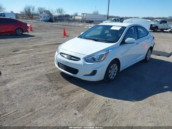 KMHCT4AE0GU979409 2016 HYUNDAI ACCENT - Image 2