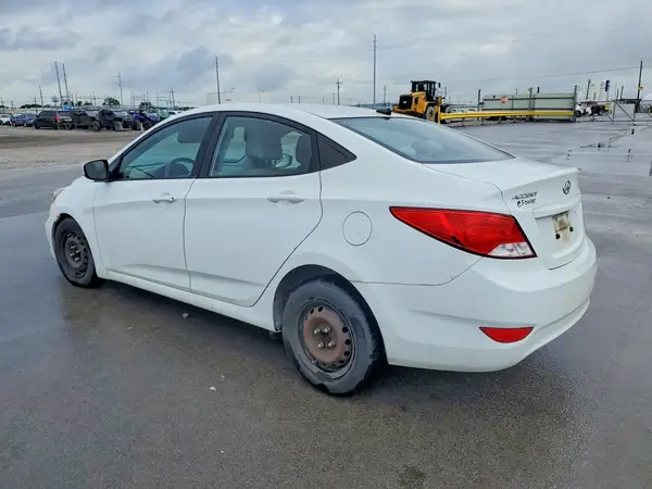 KMHCT4AE0HU178111 2017 HYUNDAI ACCENT - Image 2