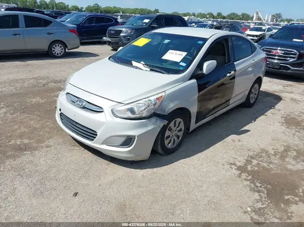 KMHCT4AE0HU187519 2017 HYUNDAI ACCENT - Image 2