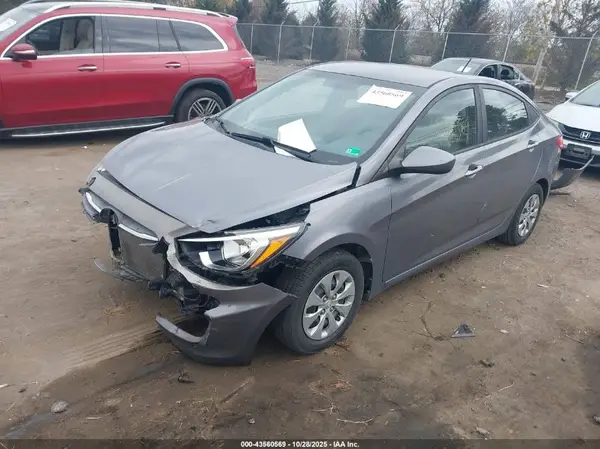 KMHCT4AE0HU195037 2017 HYUNDAI ACCENT - Image 2