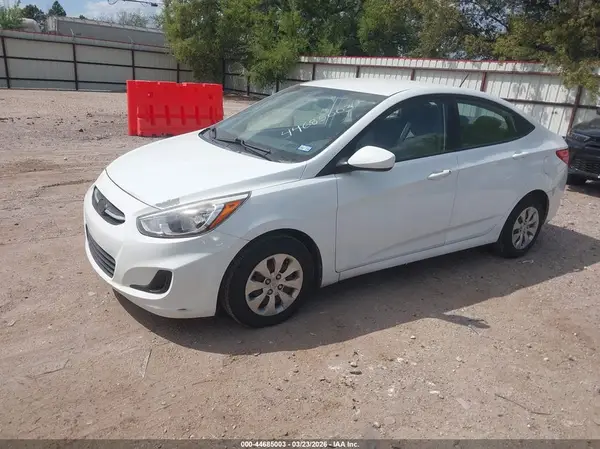KMHCT4AE0HU218364 2017 HYUNDAI ACCENT - Image 2