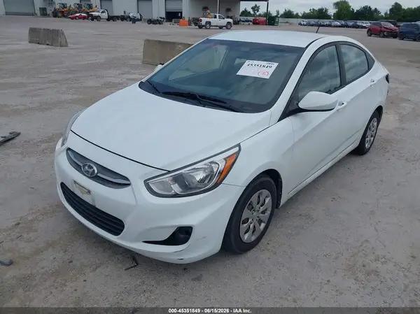 KMHCT4AE0HU237612 2017 HYUNDAI ACCENT - Image 2