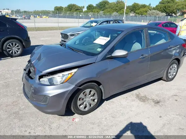 KMHCT4AE0HU243880 2017 HYUNDAI ACCENT - Image 2