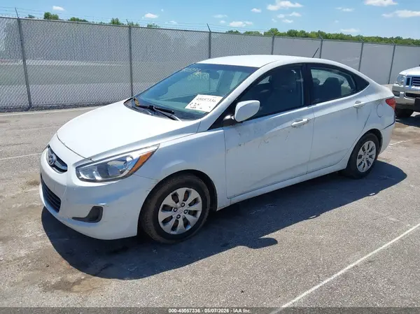 KMHCT4AE0HU292786 2017 HYUNDAI ACCENT - Image 2