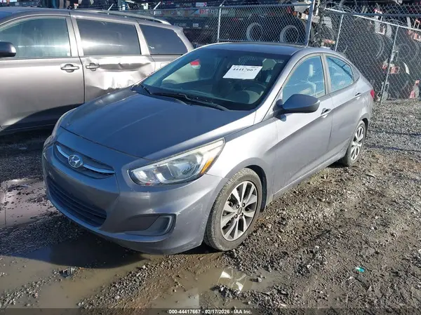 KMHCT4AE0HU318772 2017 HYUNDAI ACCENT - Image 2