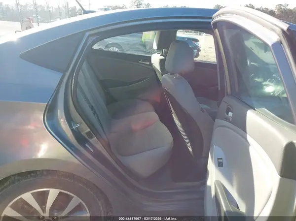 KMHCT4AE0HU318772 2017 HYUNDAI ACCENT - Image 8