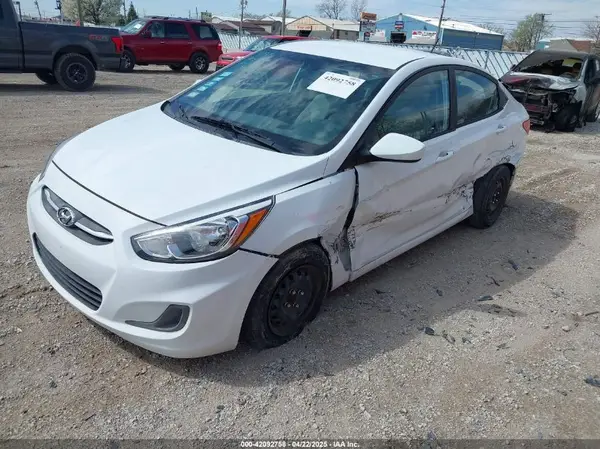 KMHCT4AE0HU319307 2017 HYUNDAI ACCENT - Image 2
