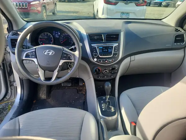 KMHCT4AE0HU329044 2017 HYUNDAI ACCENT - Image 8
