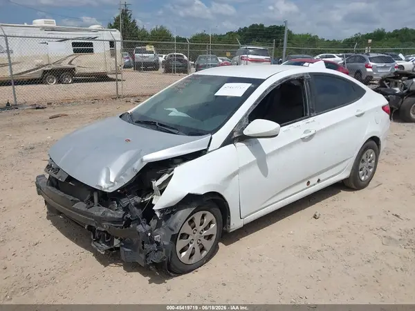 KMHCT4AE0HU333742 2017 HYUNDAI ACCENT - Image 2