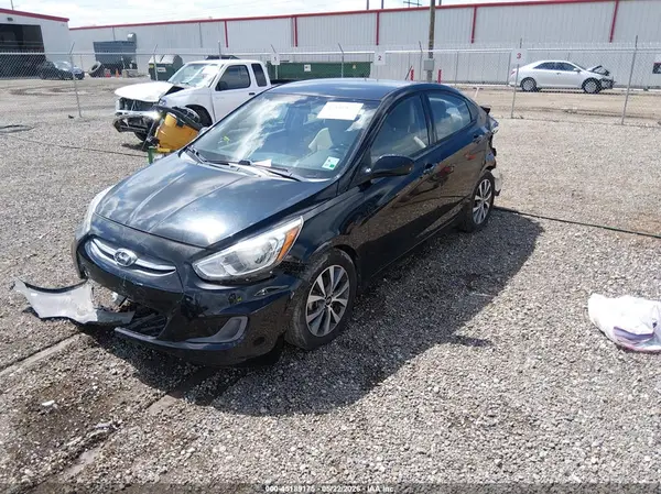 KMHCT4AE0HU353845 2017 HYUNDAI ACCENT - Image 2
