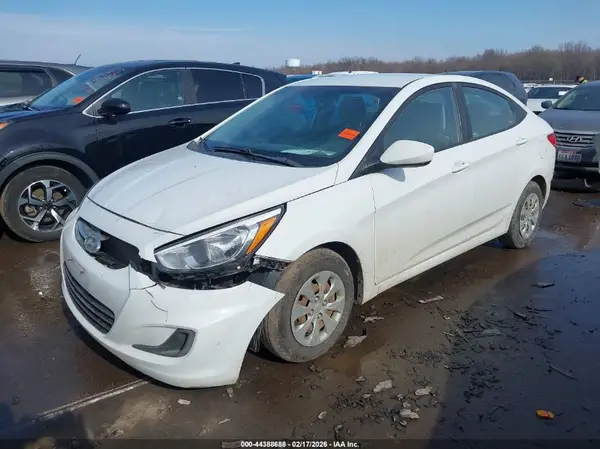 KMHCT4AE0HU358365 2017 HYUNDAI ACCENT - Image 2