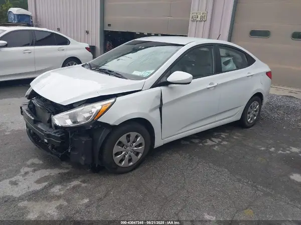 KMHCT4AE0HU362111 2017 HYUNDAI ACCENT - Image 2