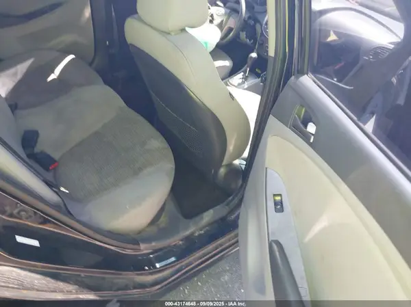 KMHCT4AE0HU375117 2017 HYUNDAI ACCENT - Image 8