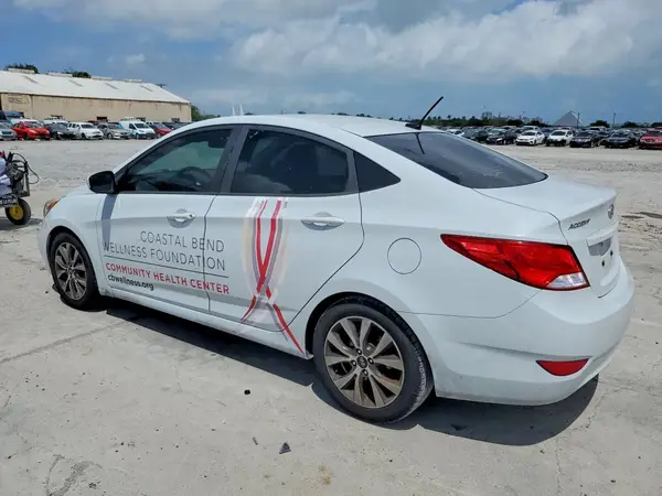 KMHCT4AE0HU386229 2017 HYUNDAI ACCENT - Image 2