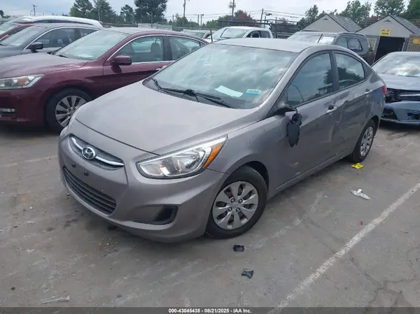 KMHCT4AE0HU390717 2017 HYUNDAI ACCENT - Image 2