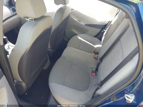KMHCT4AE1GU036073 2016 HYUNDAI ACCENT - Image 8