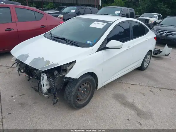 KMHCT4AE1GU044156 2016 HYUNDAI ACCENT - Image 2