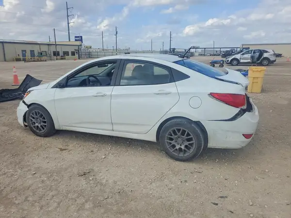 KMHCT4AE1GU060020 2016 HYUNDAI ACCENT - Image 2