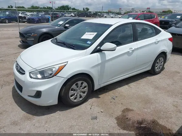 KMHCT4AE1GU076878 2016 HYUNDAI ACCENT - Image 2