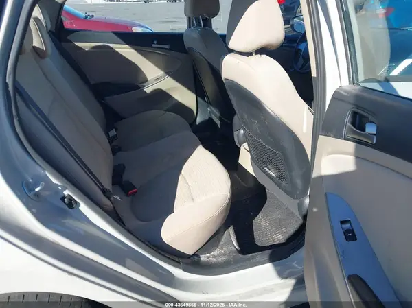 KMHCT4AE1GU078601 2016 HYUNDAI ACCENT - Image 8