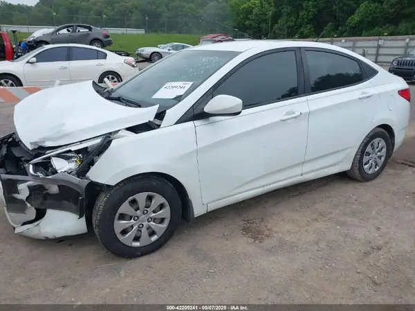 KMHCT4AE1GU084446 2016 HYUNDAI ACCENT - Image 2