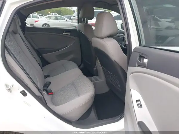 KMHCT4AE1GU084446 2016 HYUNDAI ACCENT - Image 8