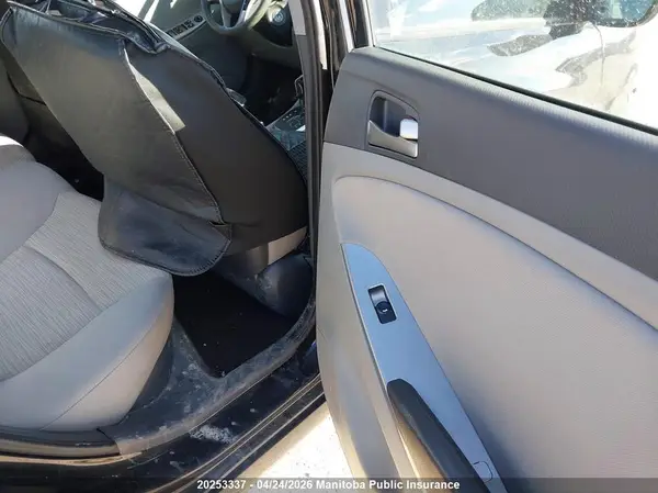 KMHCT4AE1GU141096 2016 HYUNDAI ACCENT - Image 8