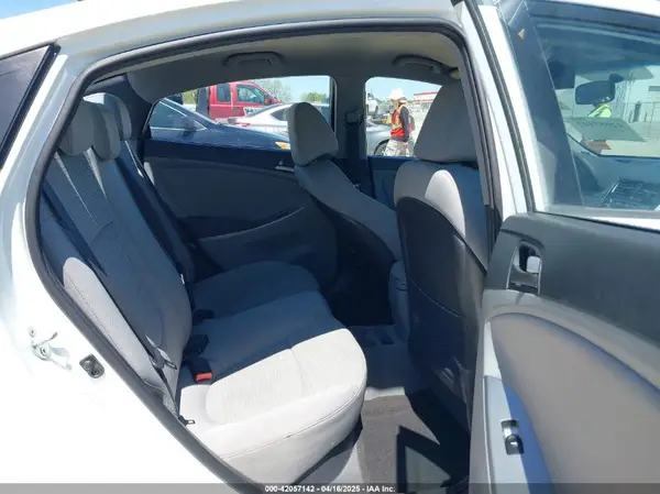 KMHCT4AE1GU971402 2016 HYUNDAI ACCENT - Image 8