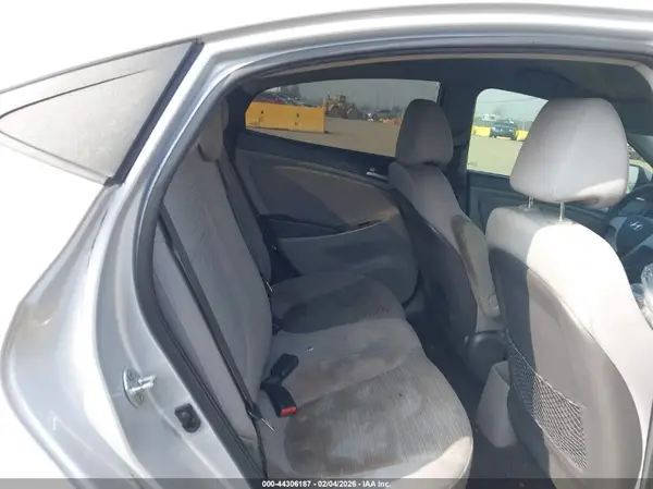 KMHCT4AE1HU188582 2017 HYUNDAI ACCENT - Image 8