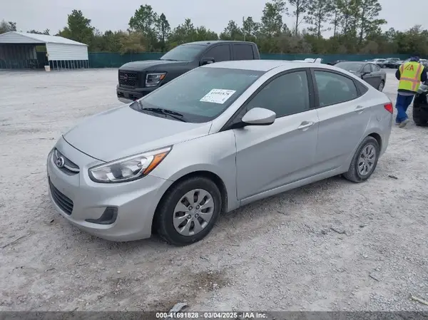 KMHCT4AE1HU199310 2017 HYUNDAI ACCENT - Image 2