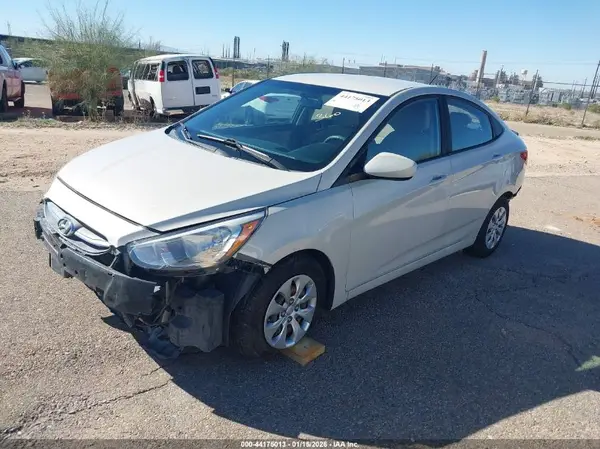 KMHCT4AE1HU243208 2017 HYUNDAI ACCENT - Image 2